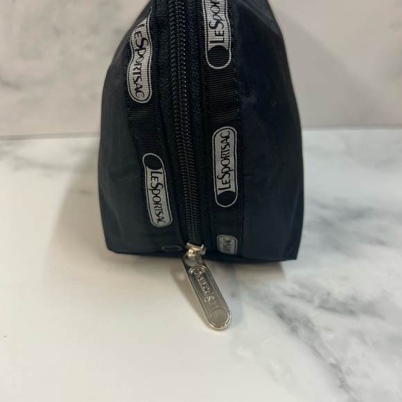 NWOT Lesportsac Dome Cosmetic Bag - Picture 2 of 4
